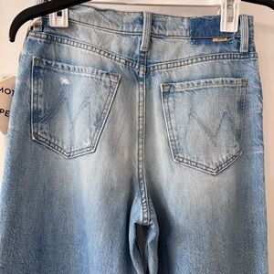 THE MOTHER JEANS NEW WITH TAGS NEVER BEEN WARN NEVER BEEN WASHED